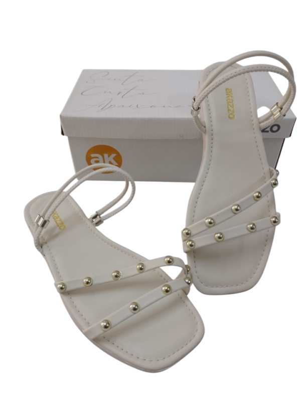 Sandalia Off White Akazzo